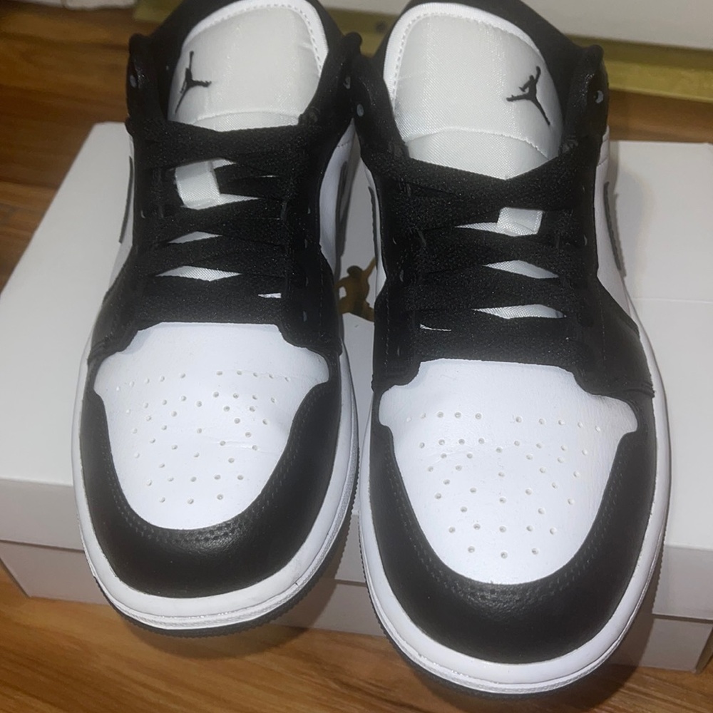 Barely Used White and Black Women Air Jordan